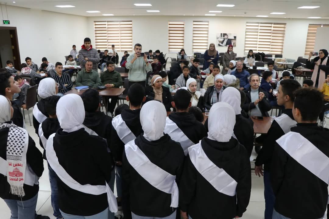 صورة حول : بدعم من النائب السابق ميادة شريم.. مجلس قلقيلية الخيري يقيم فعالية "ضع بصمتك واترك أثرًا بدعم من النائب السابق ميادة شريم.. مجلس قلقيلية الخيري يقيم فعالية "ضع بصمتك واترك أثرًا
