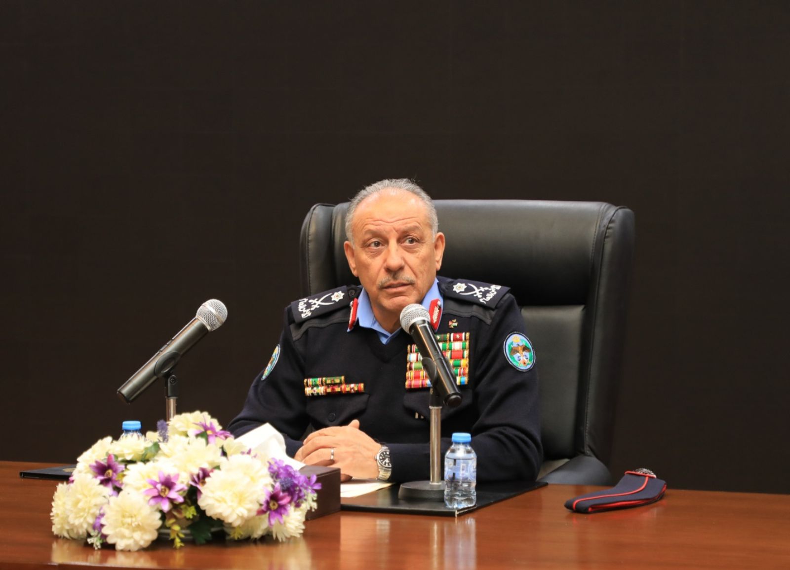 صورة حول : مدير الأمن العام يلتقي مدراء ورؤساء مراكز الدفاع المدني ويشيد بجهودهم المميزة مدير الأمن العام يلتقي مدراء ورؤساء مراكز الدفاع المدني ويشيد بجهودهم المميزة
