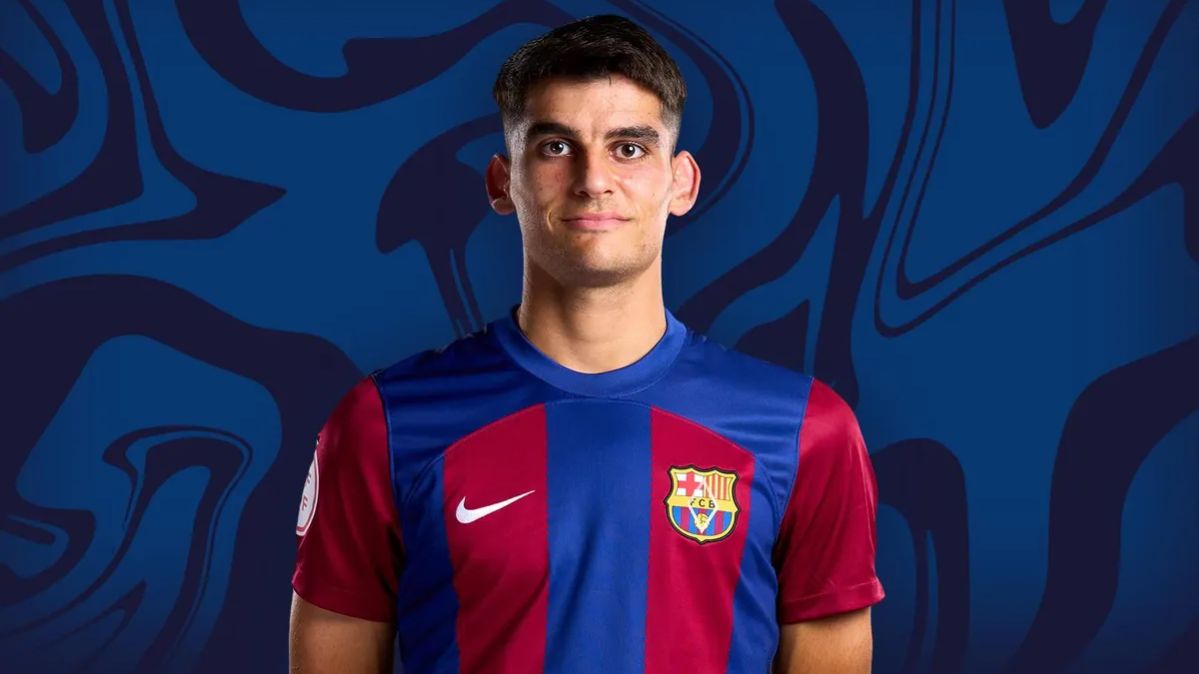 برشلونة يعلن تمديد عقد جيرارد مارتن حتى 2028