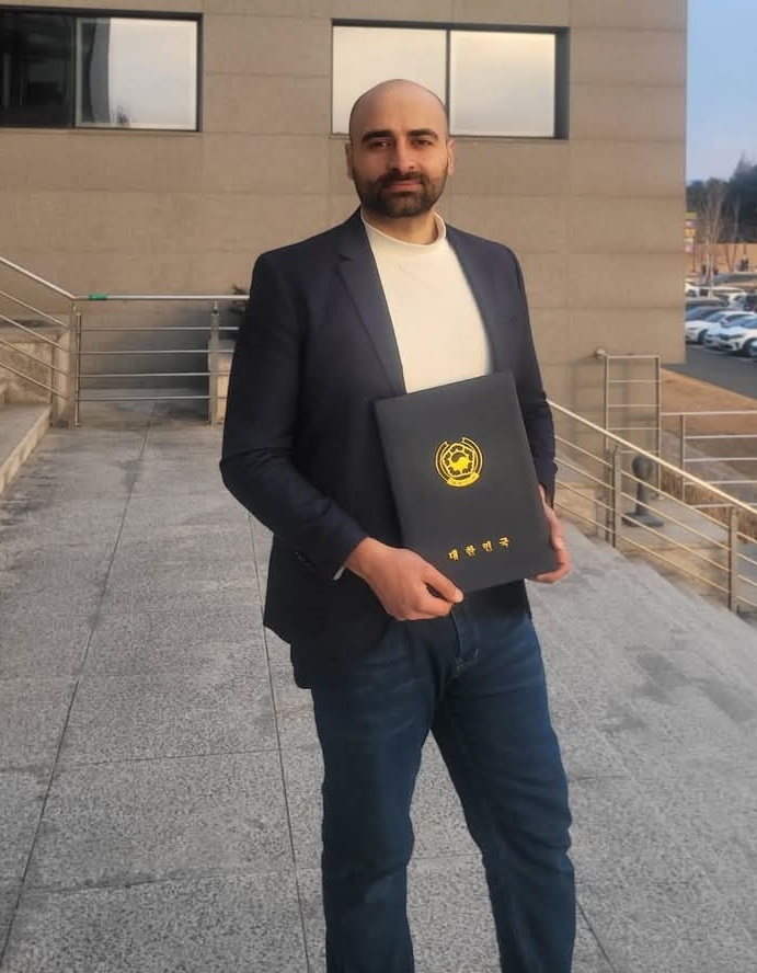 صورة حول : أردني يحقق إنجازًا عالميًا ويحصل على الجنسية الكورية أردني يحقق إنجازًا عالميًا ويحصل على الجنسية الكورية