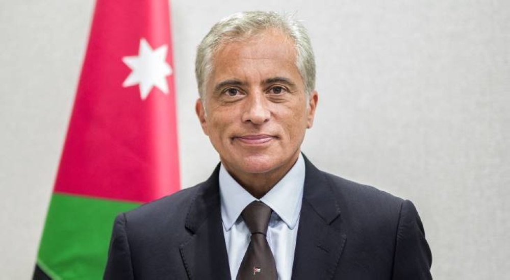 عاجل| حسان لجلالة الملك"الوزارات جزء لا يتجزأ لتنفيذ رؤية التحديث الاقتصادي والإداري"
