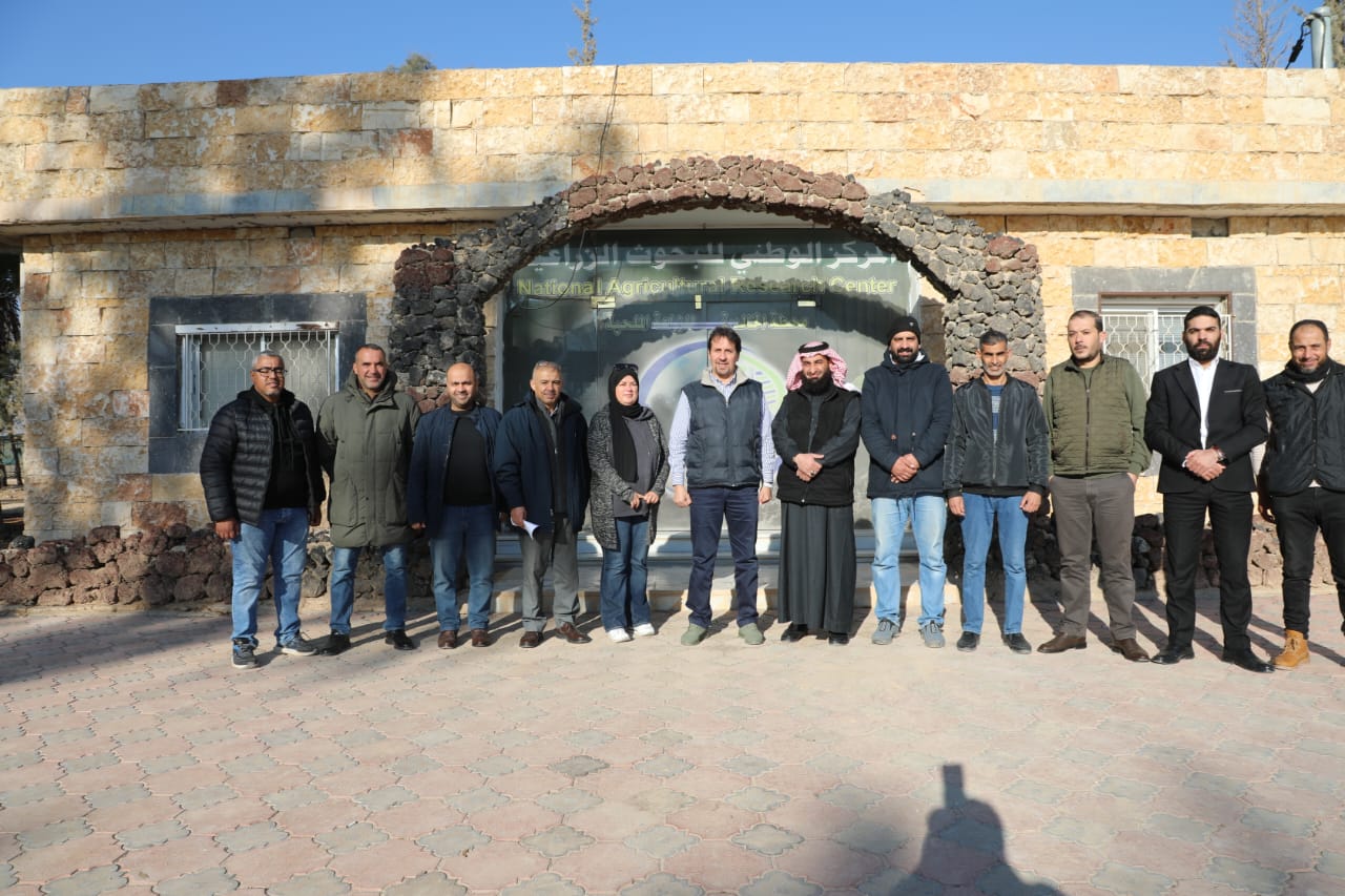 صورة حول : مدير البحوث الزراعية يتفقد محطة الخالدية لدعم الزراعة الملحية مدير البحوث الزراعية يتفقد محطة الخالدية لدعم الزراعة الملحية