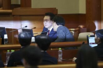 أول محاكمة علنية للرئيس الكوري الجنوبي المعزول