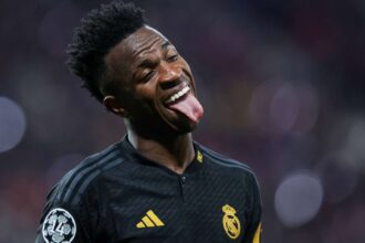 الدوري السعودي يعرض راتبًا خياليًا لضم فينيسيوس من ريال مدريد