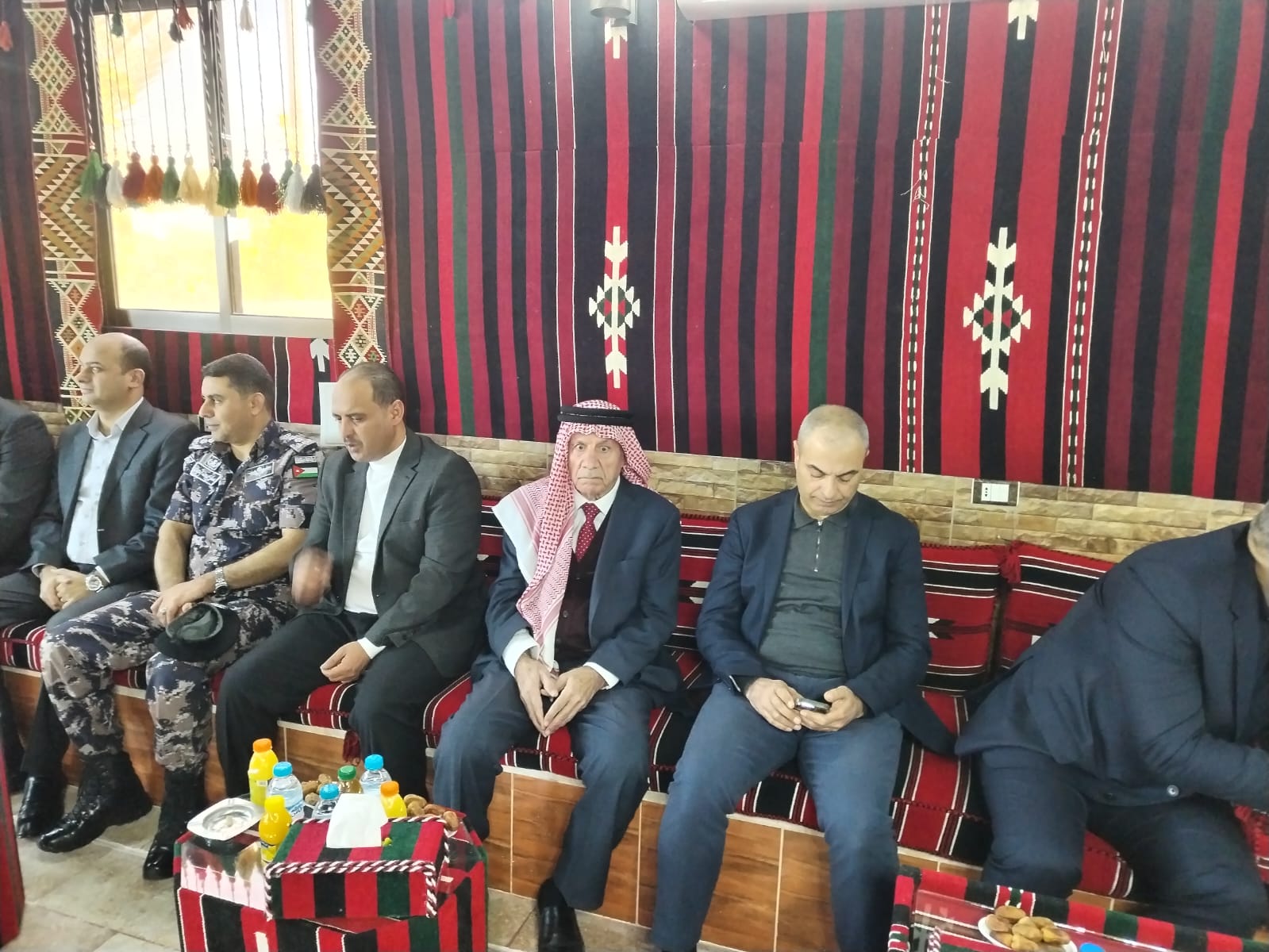 الفايز يناقش في معان التحديات الداخلية و الخارجية