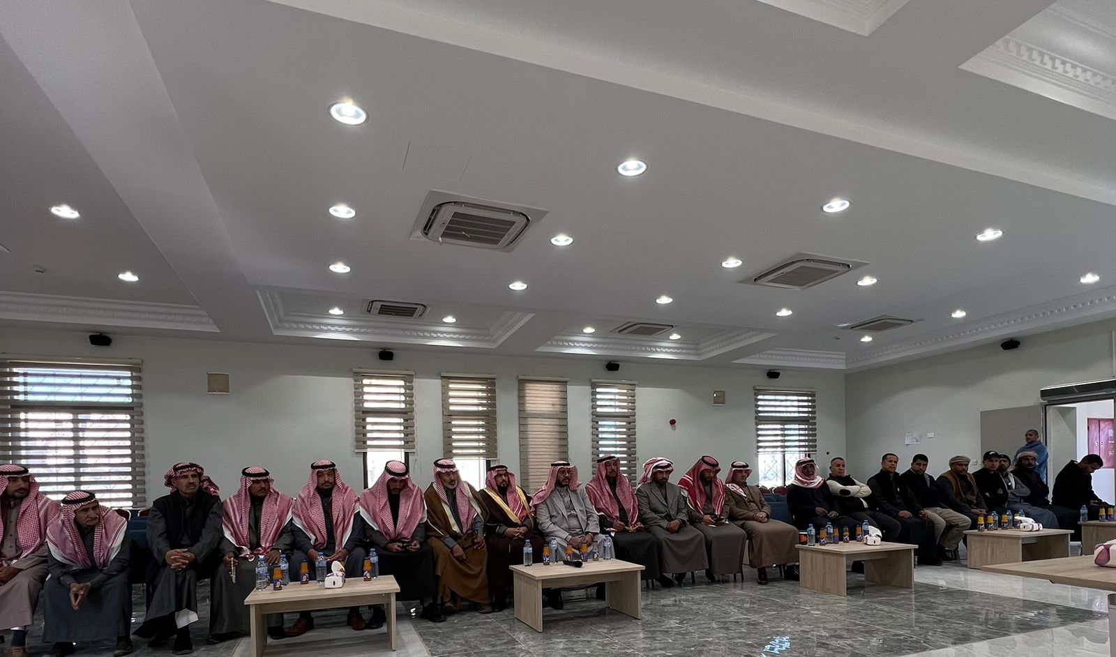 صورة حول : النائب المراعية يلتقي أبناء المجتمع المحلي بمنطقة حوض الديسي النائب المراعية يلتقي أبناء المجتمع المحلي بمنطقة حوض الديسي