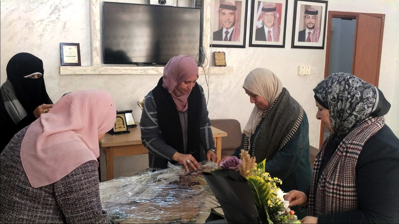 تربية المزار تنفذ " مبادرة " جدارية العالم والاردن