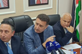 بالفيديو- رئيس مجلس النواب يتدخل لحل مشكلة متقاعدي الفوسفات