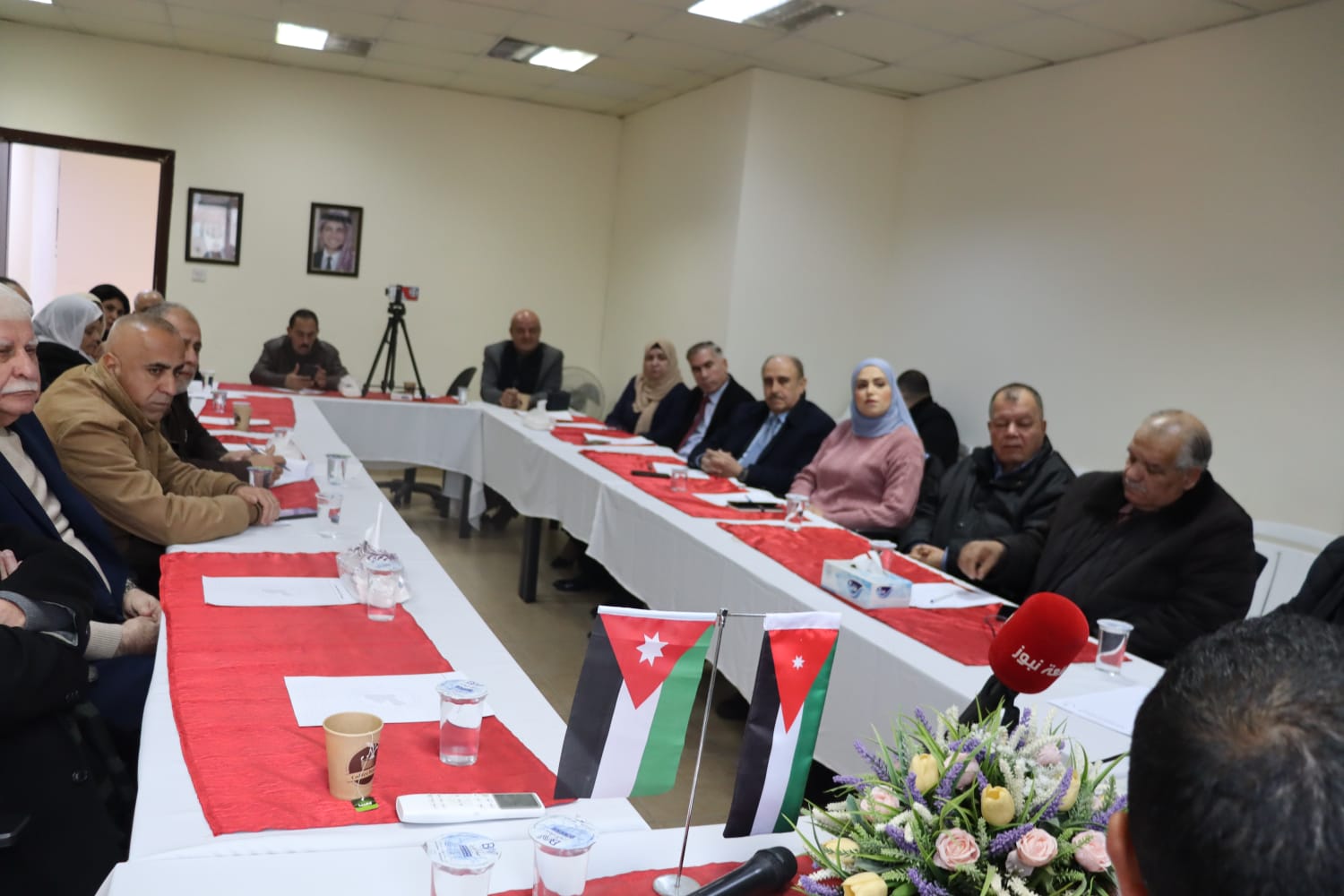 المفكر والدبلوماسي السوداني الدكتور الصادق الفقية .يحاضر في الجمعية الأردنية للعلوم السياسية