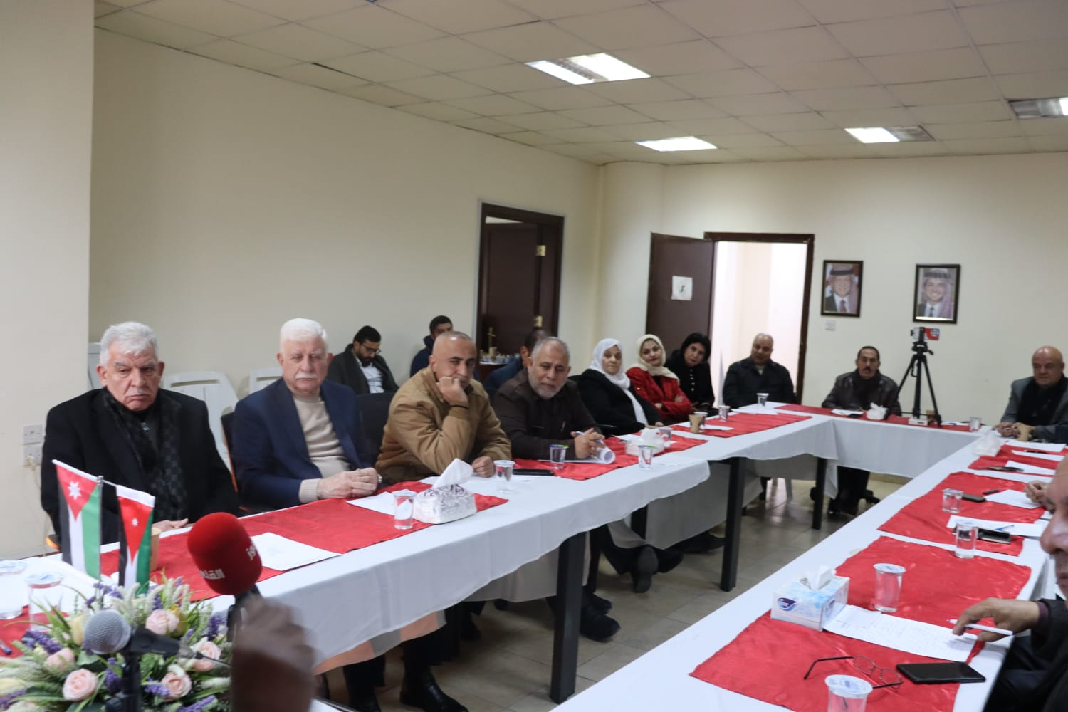 المفكر والدبلوماسي السوداني الدكتور الصادق الفقية .يحاضر في الجمعية الأردنية للعلوم السياسية