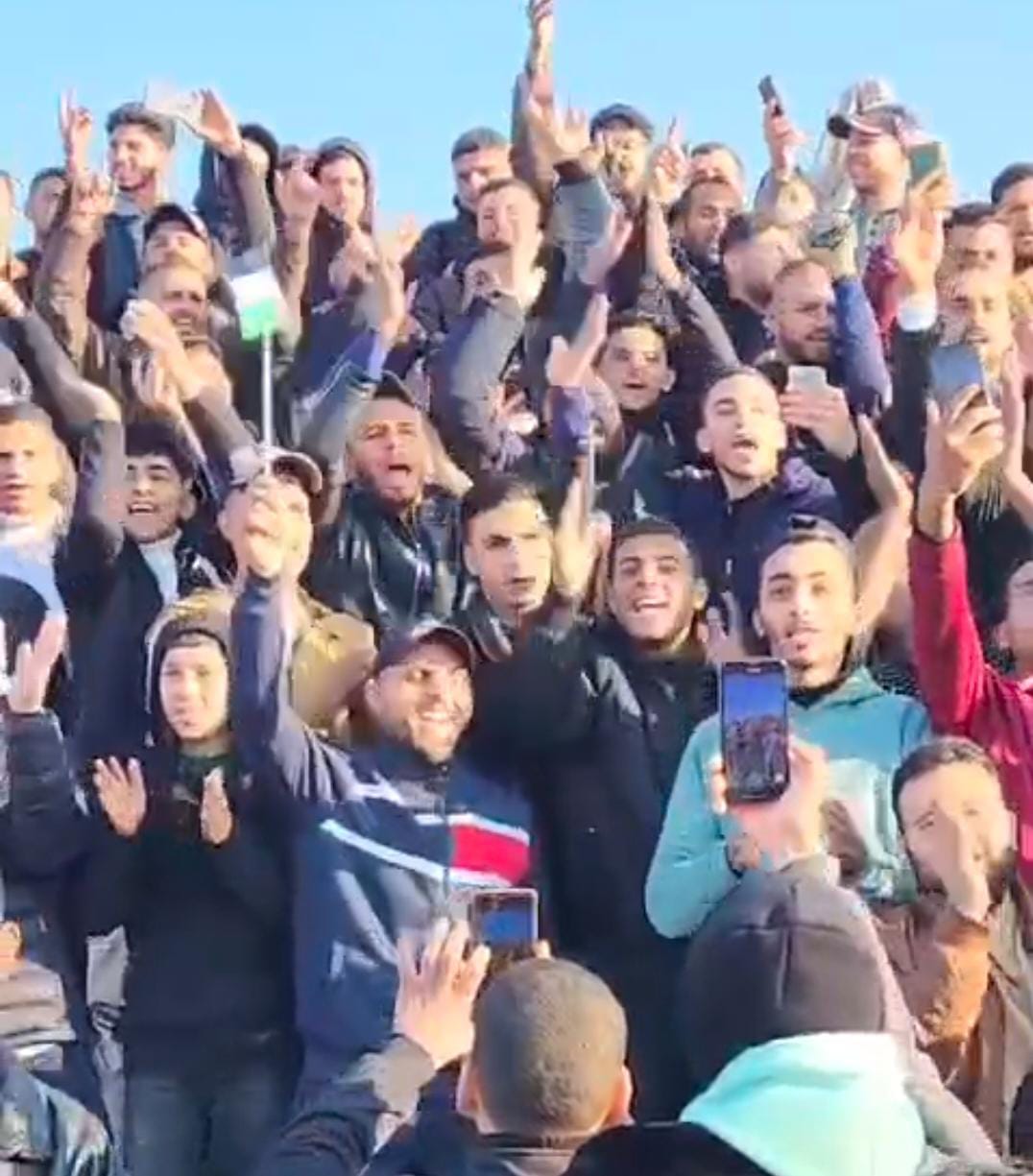 جنة جنة.. تسلم يا وطنا..فلسطينيون ينشدون خلال عودتهم إلى شمال غزة (فيديو)