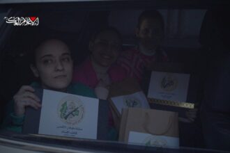 ماذا قدمت كتائب القسام للمحتجزات الاسرائيليات لحظة الإفراج عنهن؟