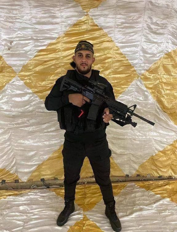 عائلة الأسير "ثائر عوضات"تتلقى نبأ الإفراج عنه بعد أشهر من إعلان استشهاده
