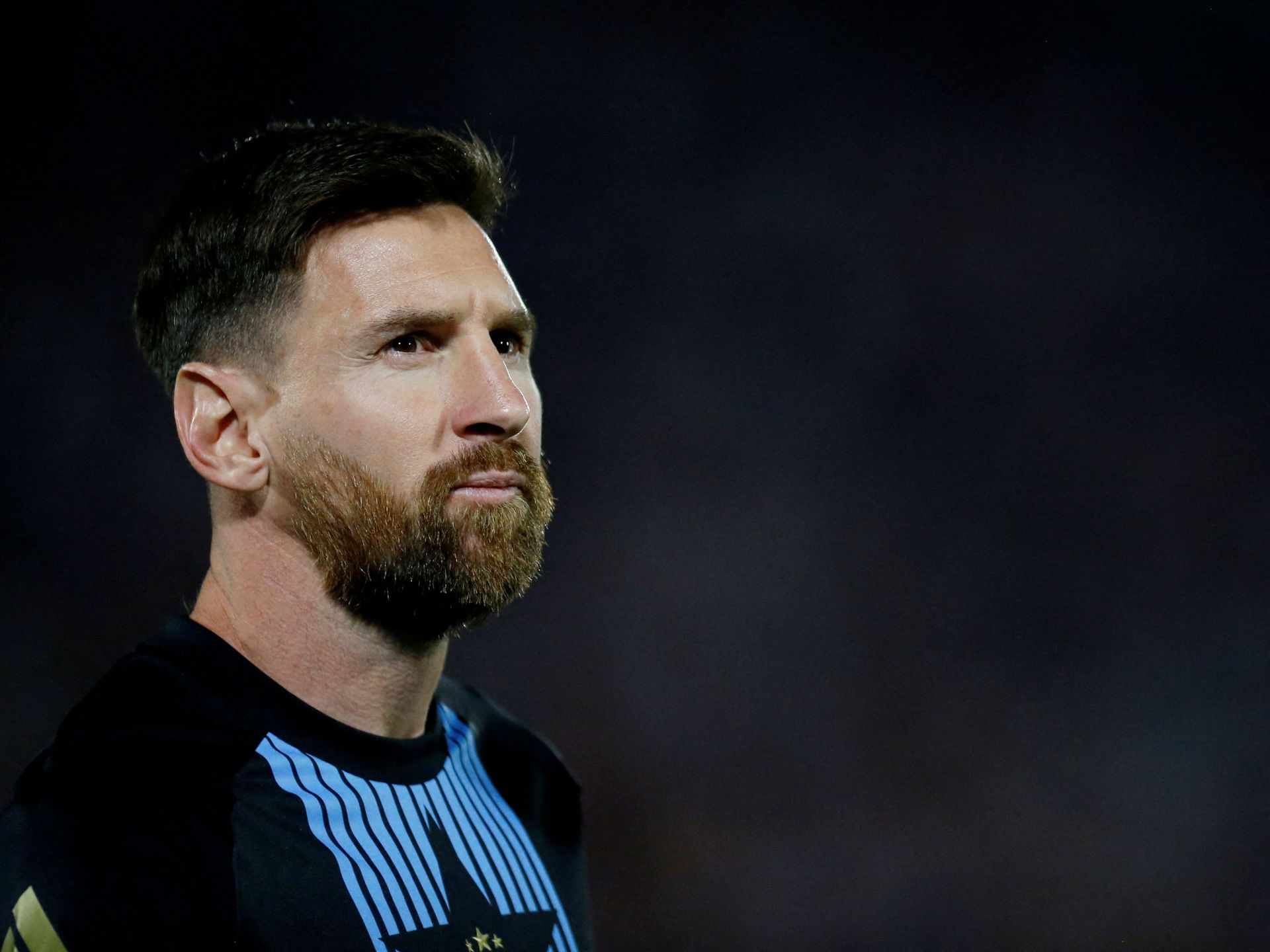 توقعات كروية لعام 2025: أرسنال في نهائي دوري الأبطال وميسي يعلن اعتزاله ومدريد يواجه تحديات
