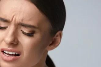 مُسكنات طبيعية لألم الأسنان... حلول سريعة وفعّالة قبل زيارة الطبيب