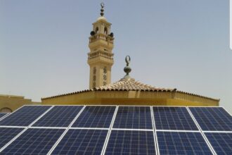 60 مسجدًا في الطفيلة تعتمد الطاقة الشمسية لتوفير الكهرباء وتخفيض التكاليف