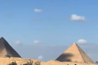 "لعنة الفراعنة" أم ظاهرة جوية؟ تفسير غريب وراء ظهور اللون الأسود على الأهرامات