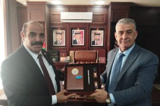 تهنئة للدكتور نضال العياصرة بتعيينه مديرًا لدائرة المكتبة الوطنية