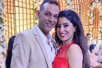 محمد عز العرب يوجه استغاثة بعد منعه من رؤية أطفاله منذ عام