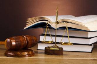 45 محامياً جديداً يؤدون اليمين القانونية أمام وزير العدل