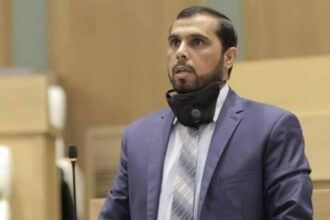 المشاقبة يقترح تعيين خياط في كل وزارة لتفصيل الوظائف حسب الشخص المراد تعيينه