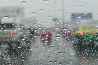 حالة عدم استقرار جوي وأمطار متفرقة اليوم في المملكة