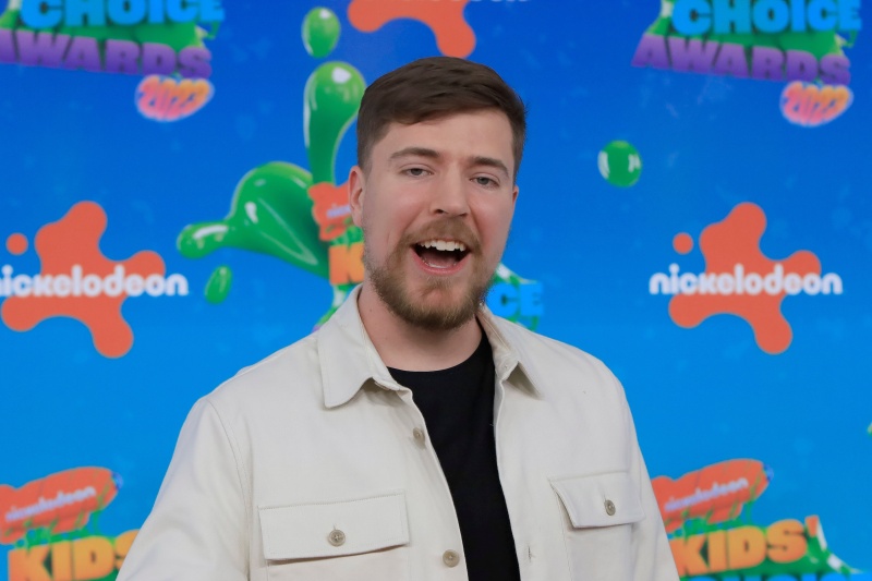 هل يحقق MrBeast ثورة في عالم التكنولوجيا بعد محاولته الاستحواذ على تيك توك؟