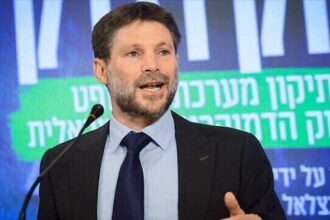 سموتريتش يثني على اقتراح ترامب لمساعدة سكان غزة في إيجاد أماكن بديلة