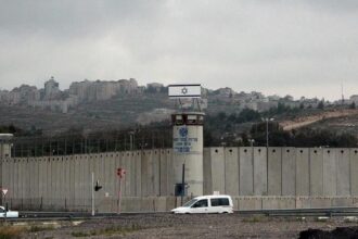 إطلاق سراح أسيرين أردنيين ضمن المرحلة الأولى من صفقة التبادل