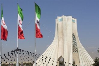 حادث مروع في طهران..مقتل قاضيين أمام المحكمة العليا