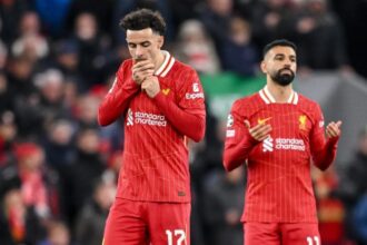 جونز يثير غضب جماهير ليفربول بتفضيله هازارد على صلاح