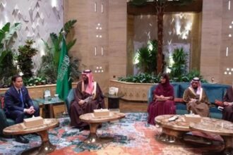 ولي العهد السعودي يبحث مع وزير الخارجية الأمريكي الأوضاع الإقليمية