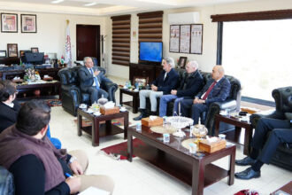 رئيس مفوضي البترا يستقبل مدير مجموعة "أكور" الفندقية
