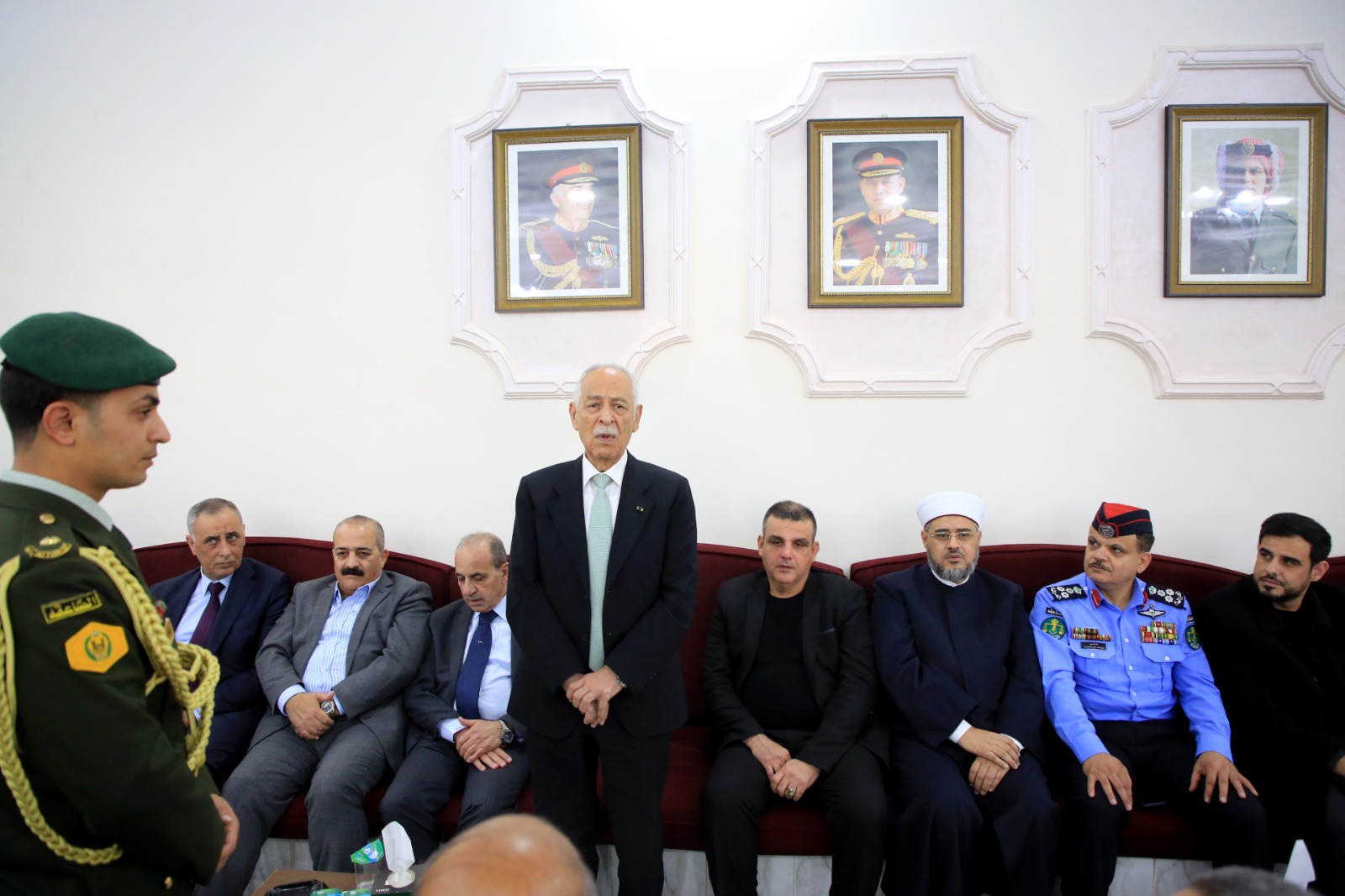 مندوبا عن الملك وولي العهد.. العيسوي يعزي الخصاونة والصمادي والكعابنة