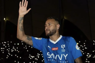 نيمار يعود إلى سانتوس وراتبه ينخفض بعد فسخ عقد الهلال