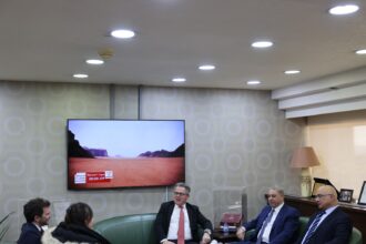 السفير الفرنسي في عمّان يزور "البوتاس العربية" ويطلع على خططها التطويرية ومشاريعها التوسعية