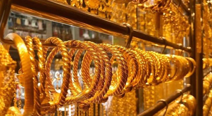 ضعف الطلب على الذهب في السوق المحلية مع استمرار الترقب لأسعاره