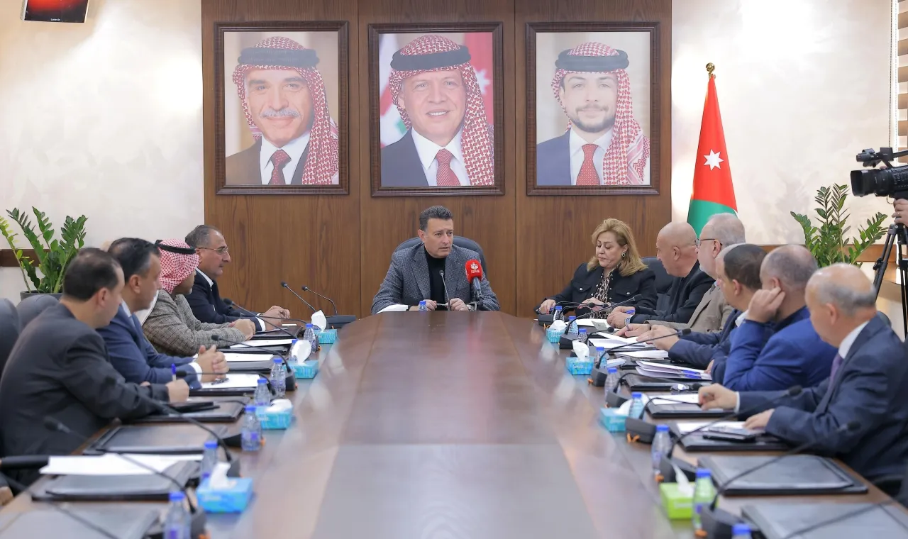 الصفدي: مواقف جلالة الملك الثابتة خط أحمر ورفض كل محاولات التدخل الخارجي