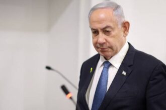 محكمة إسرائيلية تهدد نتنياهو بأوامر قضائية إذا لم يسلم ملفه الطبي