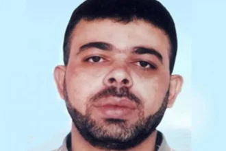 أقدم أسير في غزة يروي قصة صمود أكثر من 32 عامًا في السجون الإسرائيلية