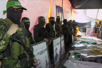 القسام تشيع 50 مقاتلا من استشهدوا خلال الحرب