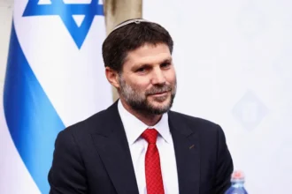 سموتريتش يكشف عن خطة سرية لتهجير سكان غزة
