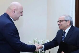 الرئيس اللبناني يوقع مرسوم تشكيل الحكومة الجديدة