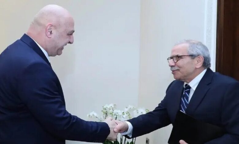 الرئيس اللبناني يوقع مرسوم تشكيل الحكومة الجديدة