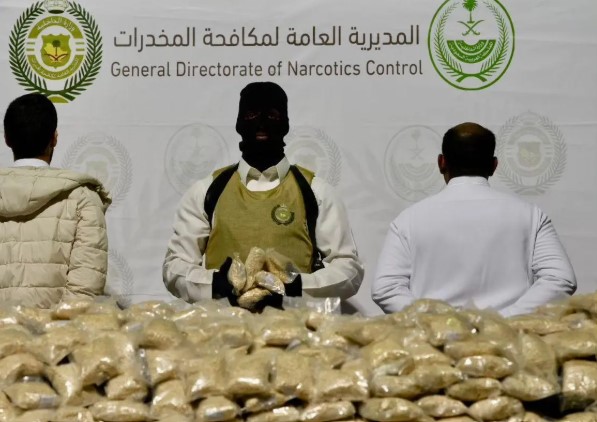 إحباط تهريب 11 مليون قرص إمفيتامين بالسعودية