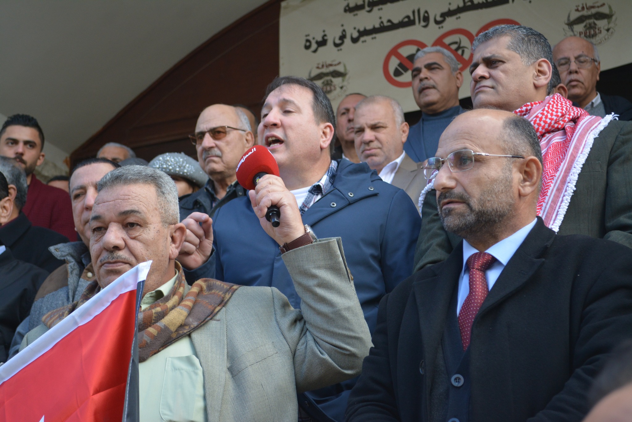 الصحفيون يعتصمون امام نقابتهم رفضا للتهجير ويؤكدون تمسكهم بلاءات الملك
