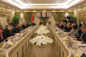 لجنة مشتركة في الأعيان تلتقي وزير الشباب