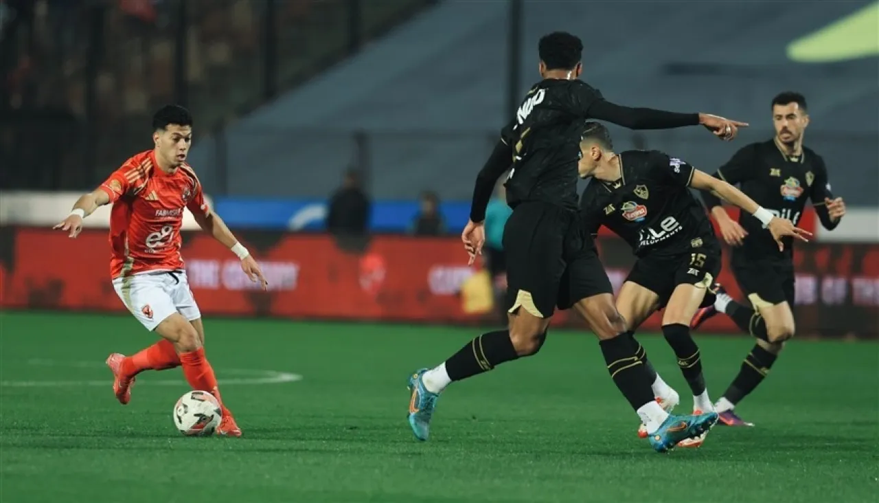 الأهلي والزمالك يتعادلان 1-1 في قمة الجولة 15