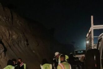 انجرافات تُغلق طريق السيل بجرش والأشغال تتدخل