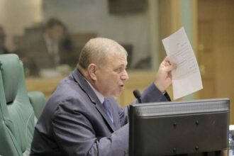 خميس عطية يسأل البنك المركزي عن قيمة العمولة والرسوم المحصلة عبر نظام اي فواتيركم